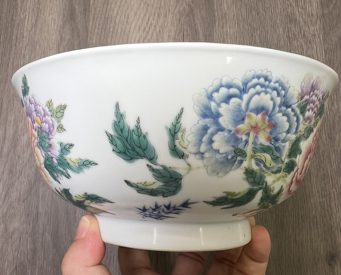 修復後：清乾隆粉彩牡丹紋碗